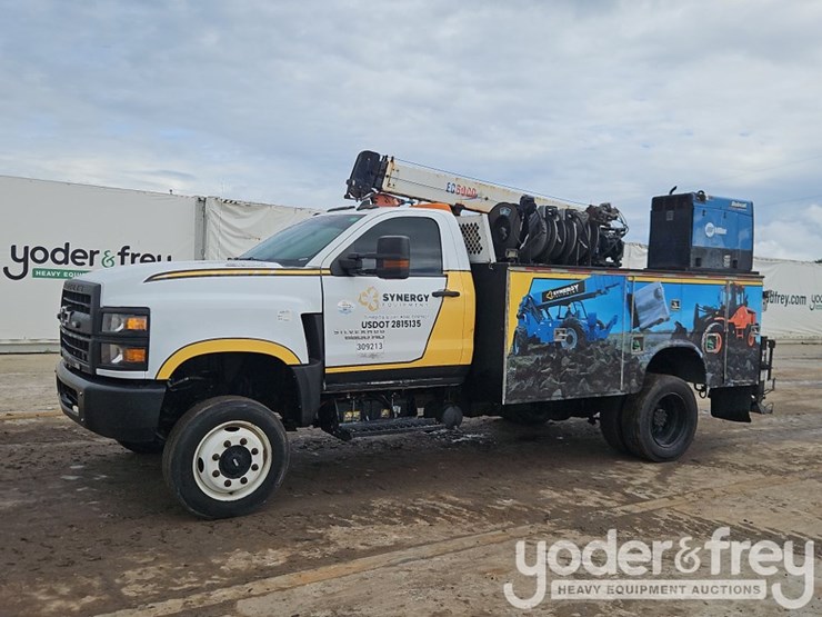 2020-chevrolet-silverado-5500hd-image-1