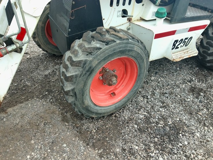 bobcat-b250-image-13
