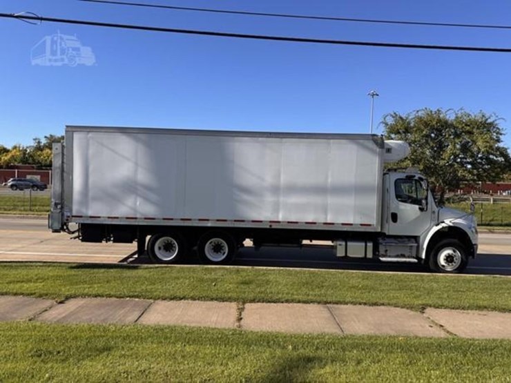 2020-freightliner-m2-106-image-2