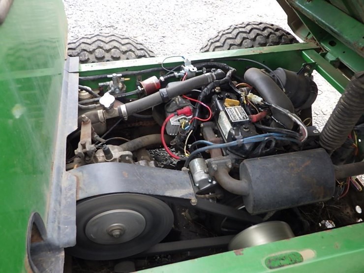 john-deere-gator-image-12