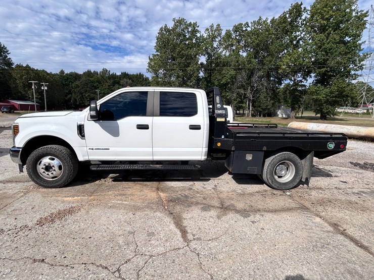 #69-•-2019-ford-super-duty-flatbed-truck-image-3