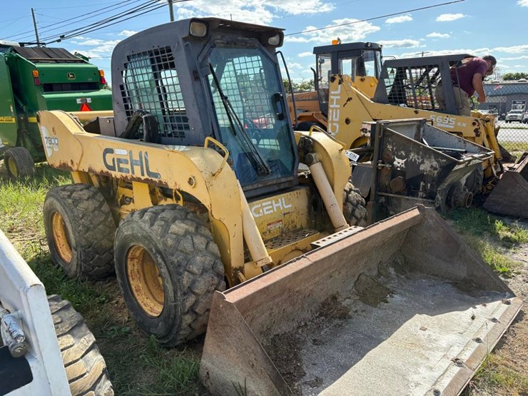 gehl-sl7800-turbo-skidsteer-image-1