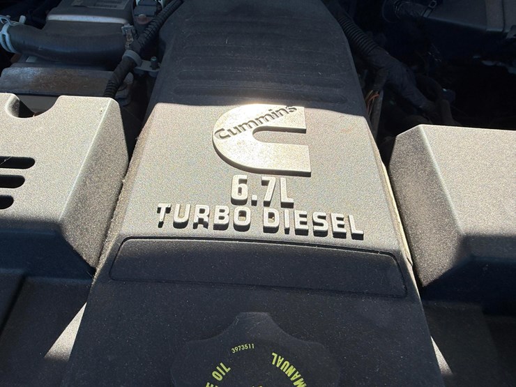 2014-ram-5500-hd-slt-image-17