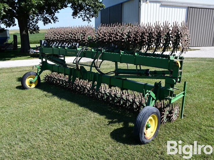john-deere-400-image-1