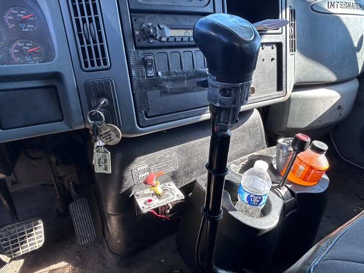 2002-international-durastar-4400-image-32