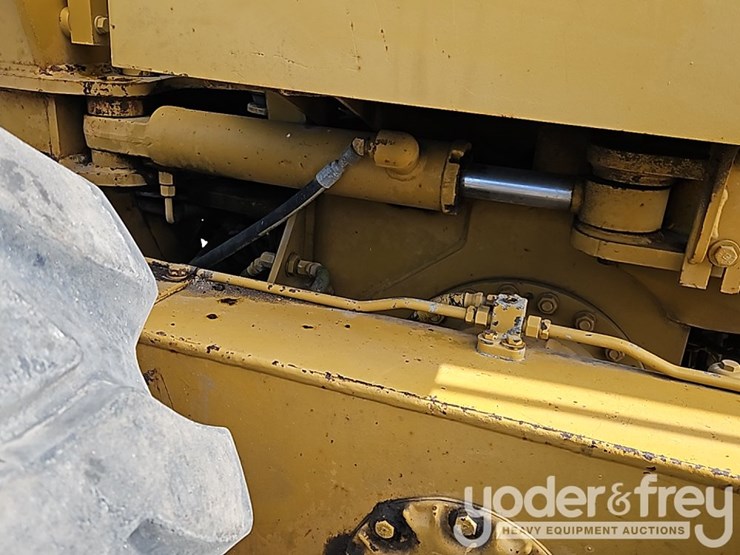 caterpillar-120h-image-21