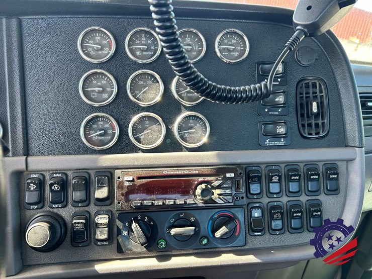 2018-peterbilt-389-image-82