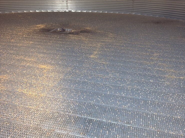 superior-grain-bin,-27’-approx-11,000-bu,-side-stairs,-full-floor,-unloading-auger,--seller-to-disconnect-power-to-bin,--buyer-responsible-for--removal,-sold-subject-to-seller-confirmation-image-3