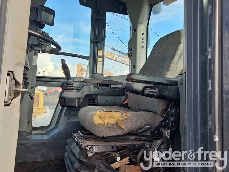 2019-deere-524l-image-19