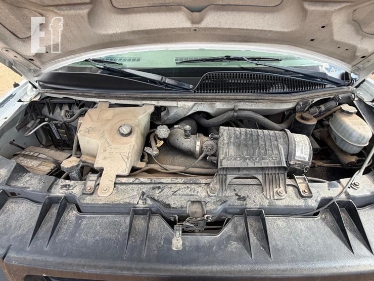 2004-gmc-savana-g1500-image-21