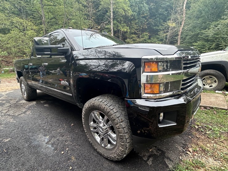 #33-•-2016-chevrolet-silverado-high-country-pickup-truck-image-11
