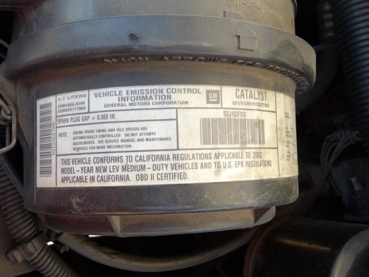 2002-gmc-3500-image-11