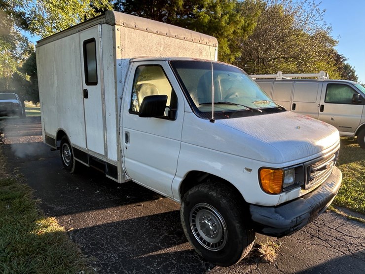 1999-ford-e250-image-11