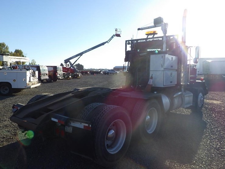 1995-peterbilt-357-image-5