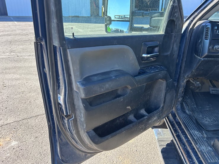 2017-gmc-3500-image-34