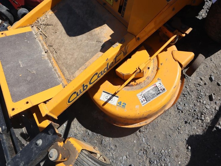 cub-cadet-zero-turn-mower-image-10