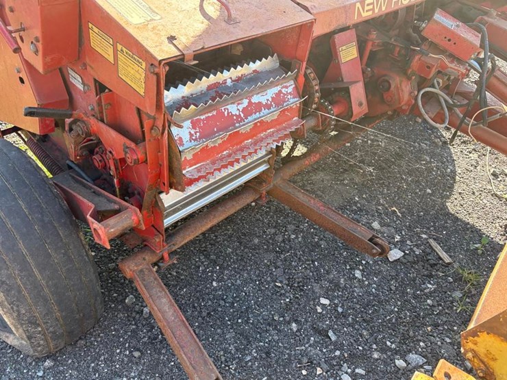new-holland-782-image-4