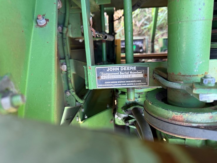 john-deere-4425-image-40