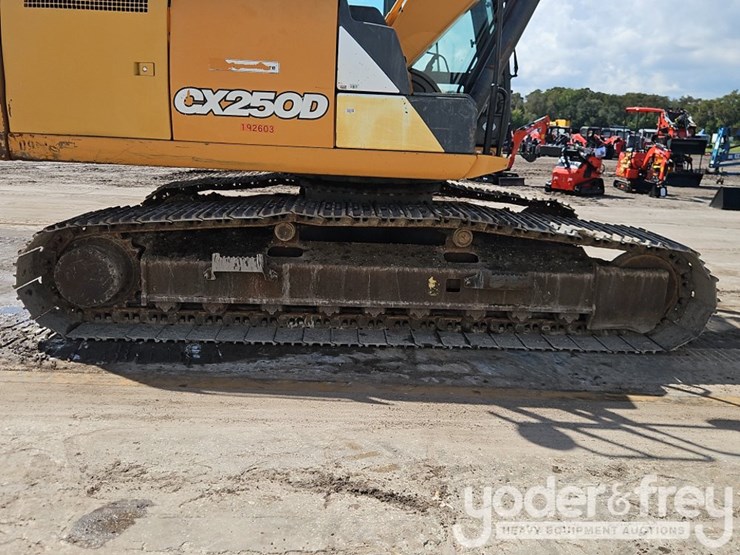 2016-case-cx250d-image-7