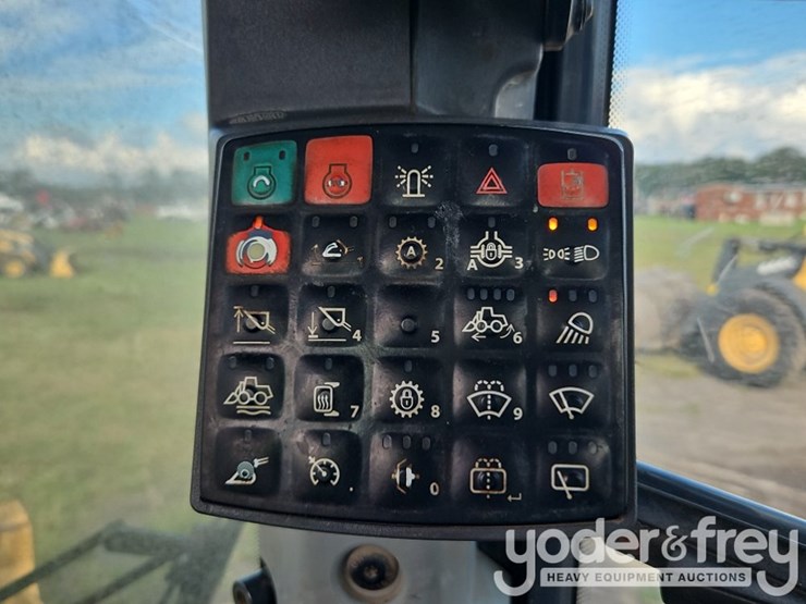2019-deere-524l-image-28