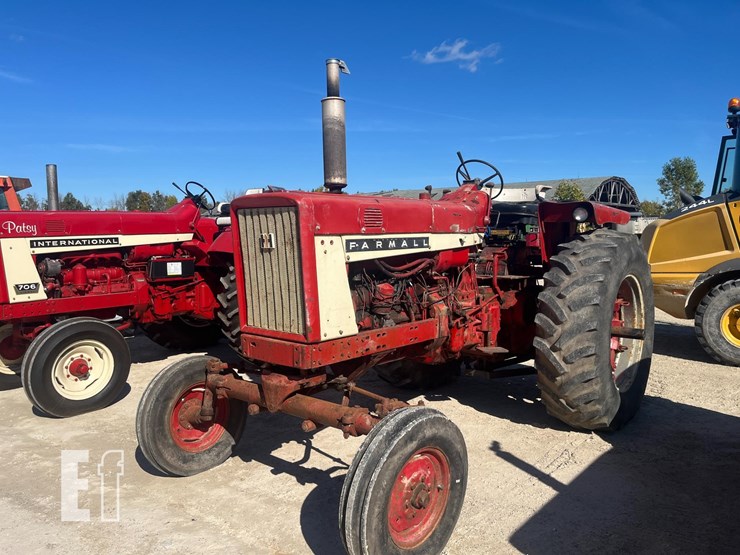 1964-case-ih-farmall-706-image-1