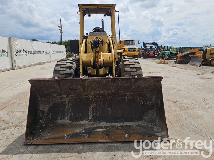 caterpillar-928f-image-8