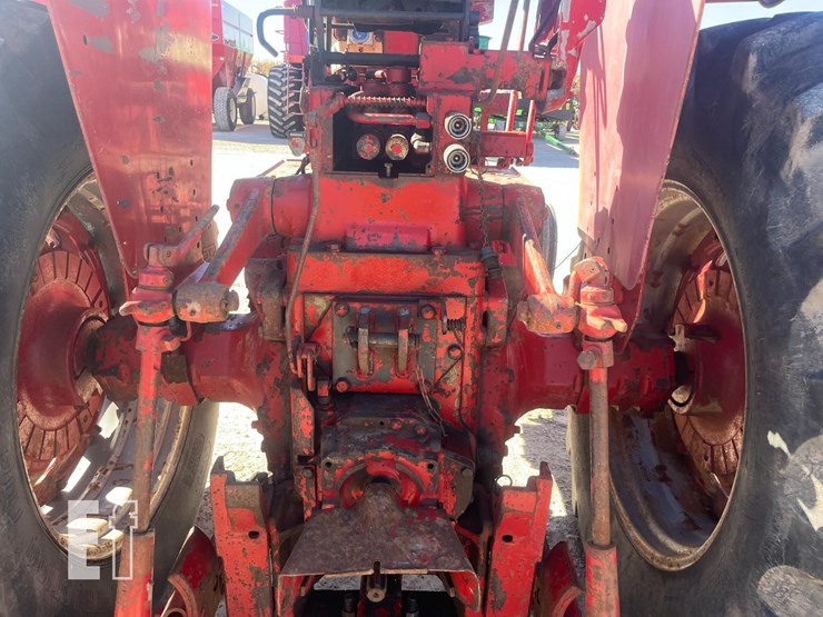 1964-case-ih-farmall-706-image-7