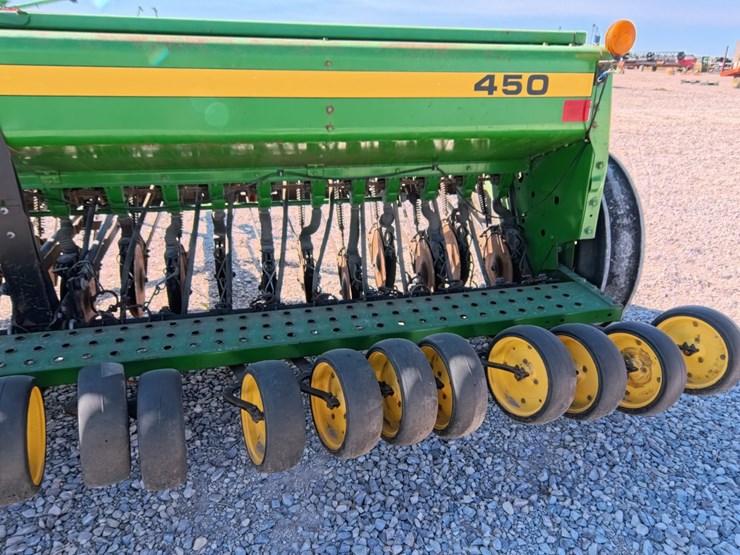john-deere-450-image-40