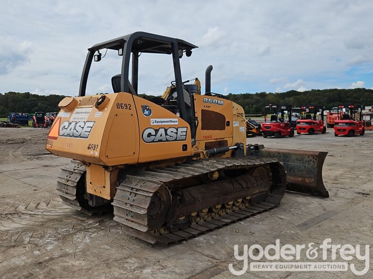 2016-case-850m-image-5