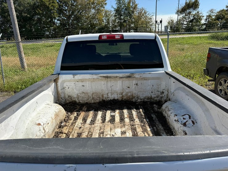 2016-dodge-1500-image-18