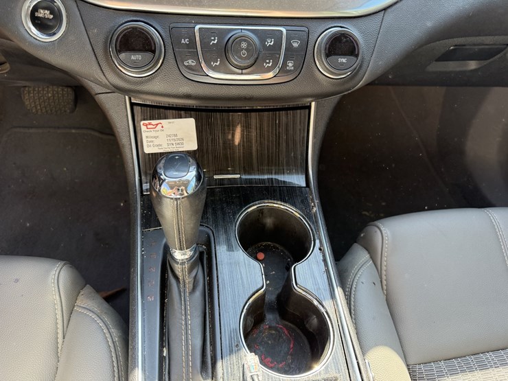 #46833-•-2018-chevrolet-impala-lt-sedan-2g1105s38j9109671-inv#46833-image-43
