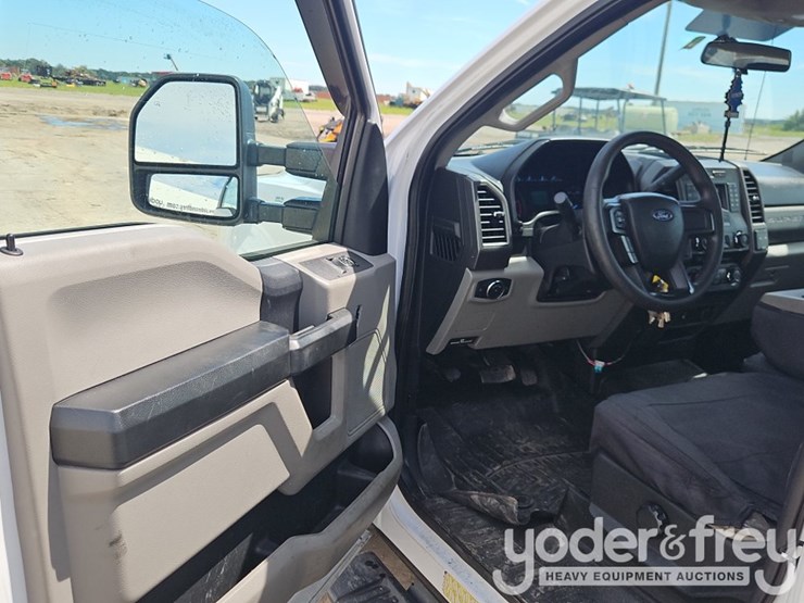 2018-ford-f350-sd-image-32