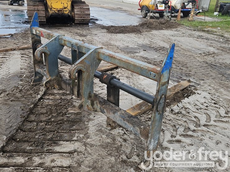 deere-444k-image-3