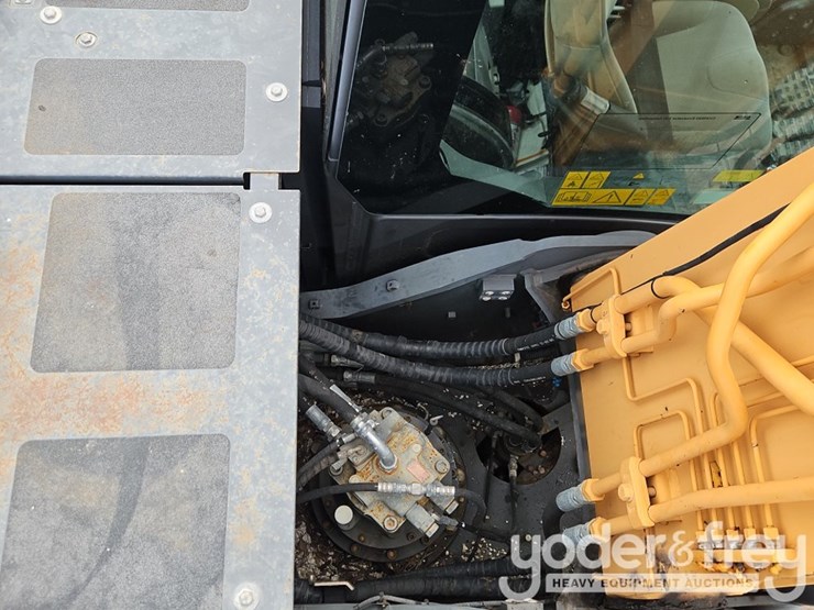 2018-case-cx250d-image-35