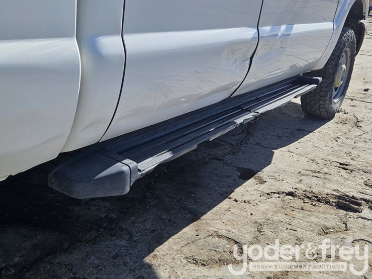 2016-ford-f250-xl-image-14