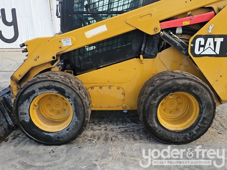 2017-caterpillar-272d2-xhp-image-15