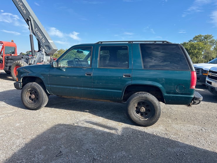 1997-chevrolet-tahoe-image-2