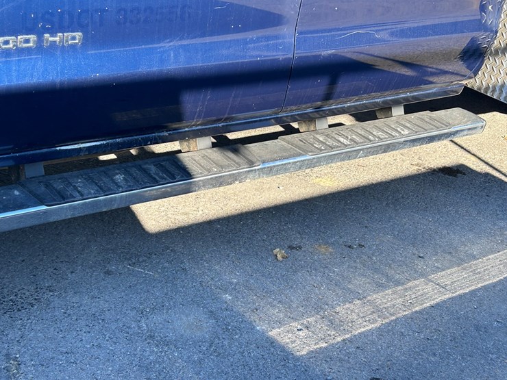 2016-chevrolet-3500-image-13