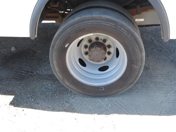 2011-ford-f550-image-5