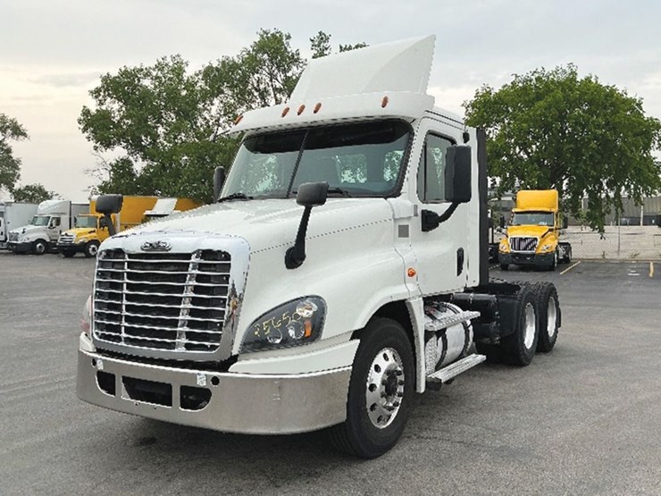 2019-freightliner-cascadia-125-image-1