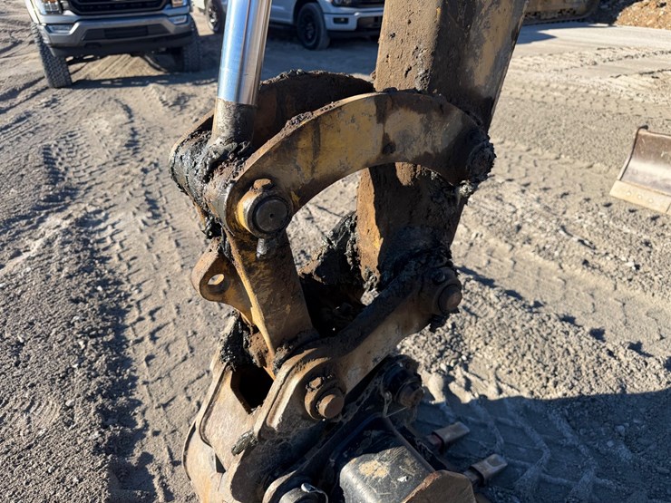 2020-caterpillar-306-image-29