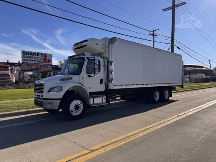 2020-freightliner-m2-106-image-4