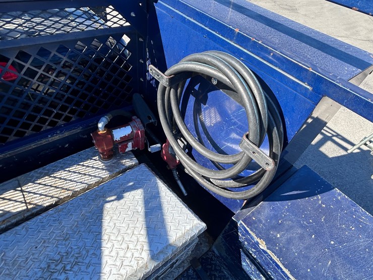 2017-gmc-3500-image-29
