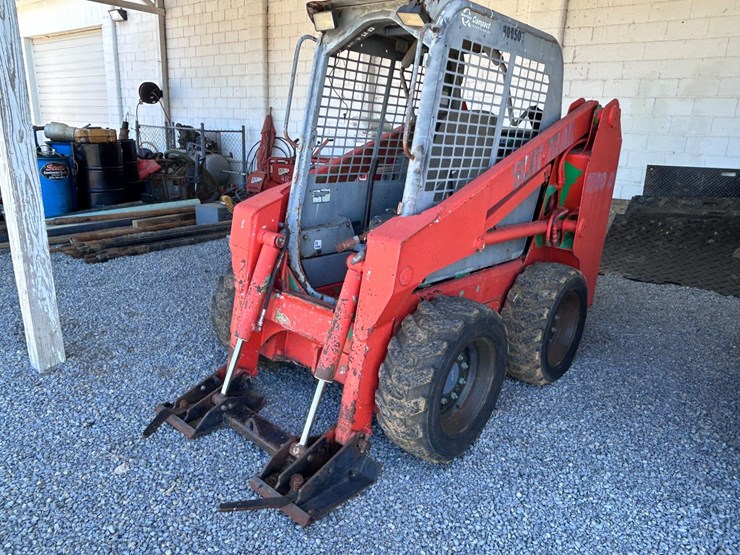 #82-•-omni-quip-compact-skid-steer-image-1