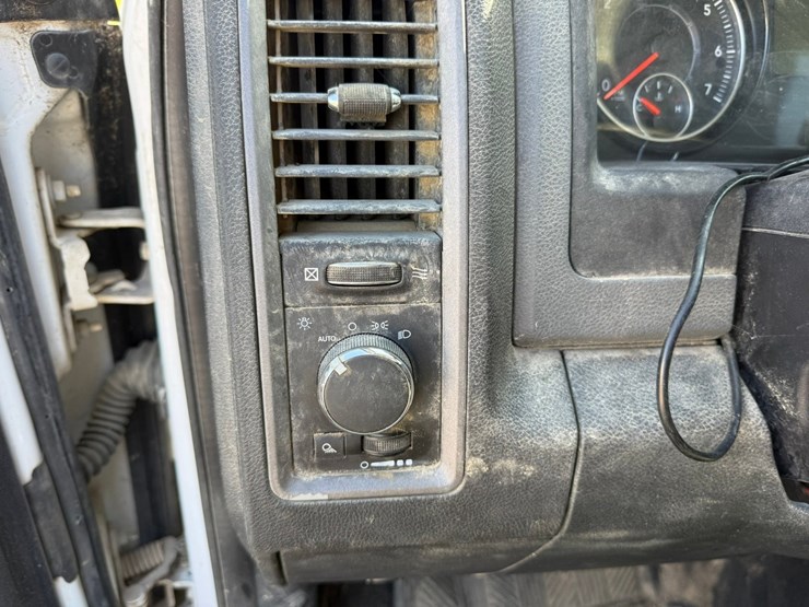 2016-dodge-1500-image-71