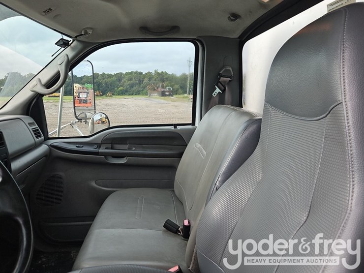 2008-ford-f750-image-28