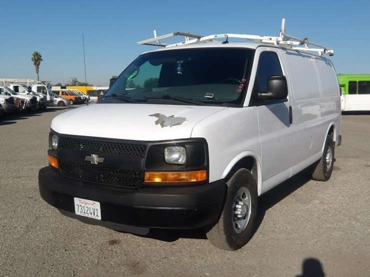 2015-utility-van-image-1