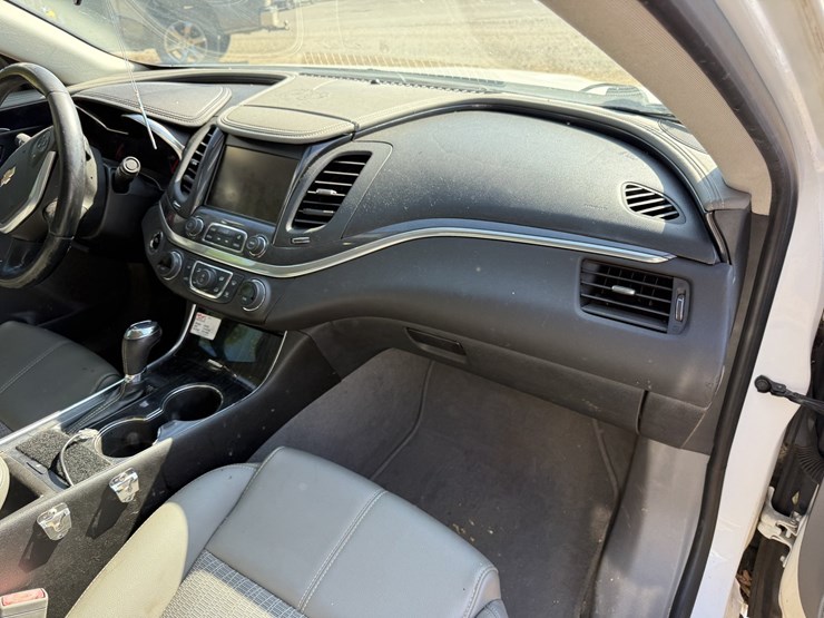 #46833-•-2018-chevrolet-impala-lt-sedan-2g1105s38j9109671-inv#46833-image-32