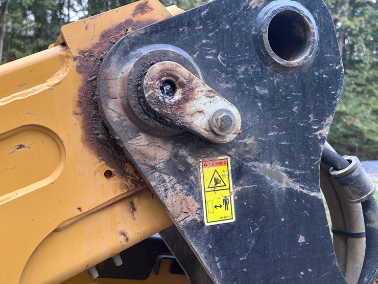 2025-caterpillar-255-image-22