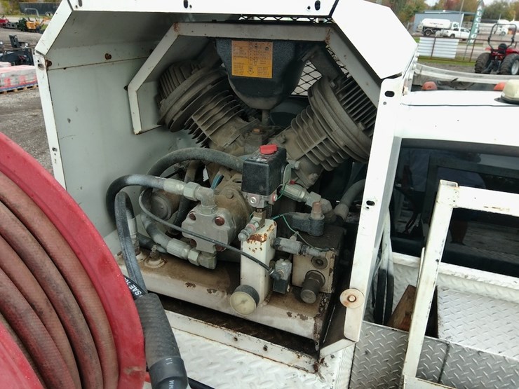 2004-ford-f650-image-23